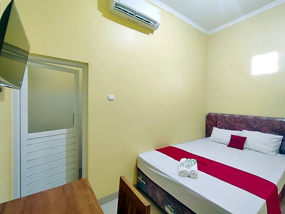 RedDoorz Near Exit Toll Banyumanik Semarang