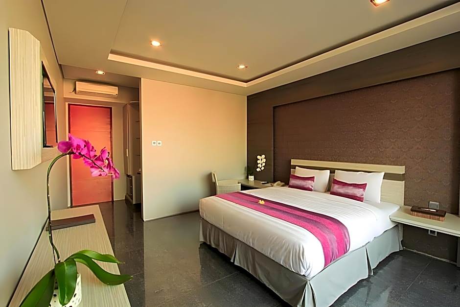 Kamini Legian Hotel