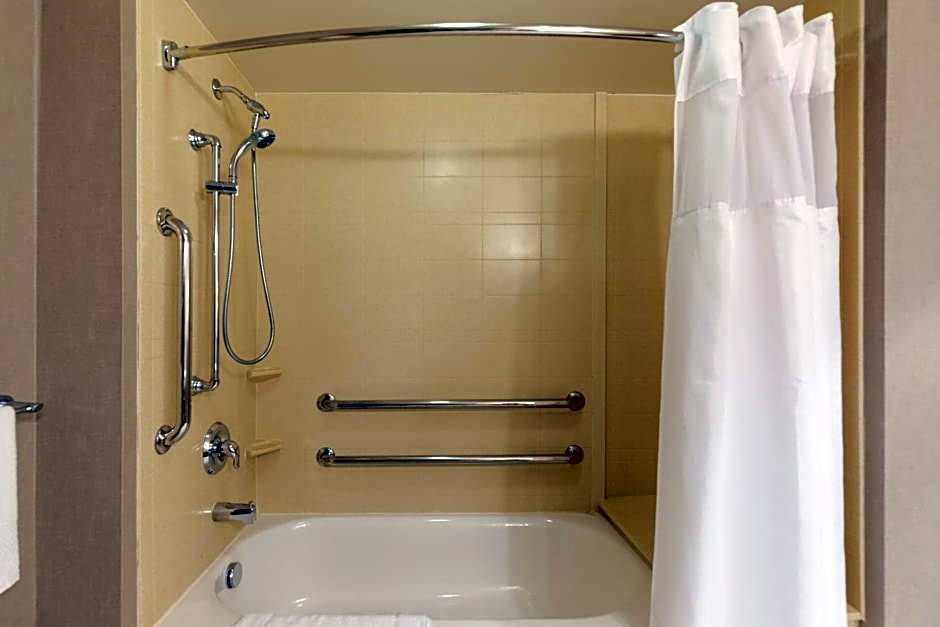 DoubleTree by Hilton Hotel Savannah Airport