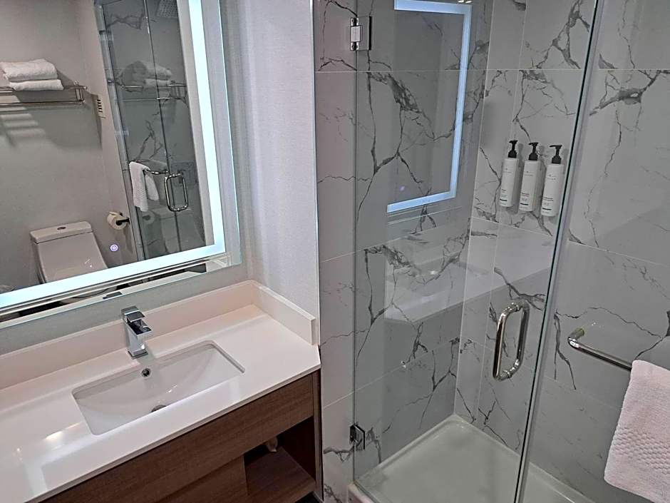 Comfort Hotel Vancouver Airport