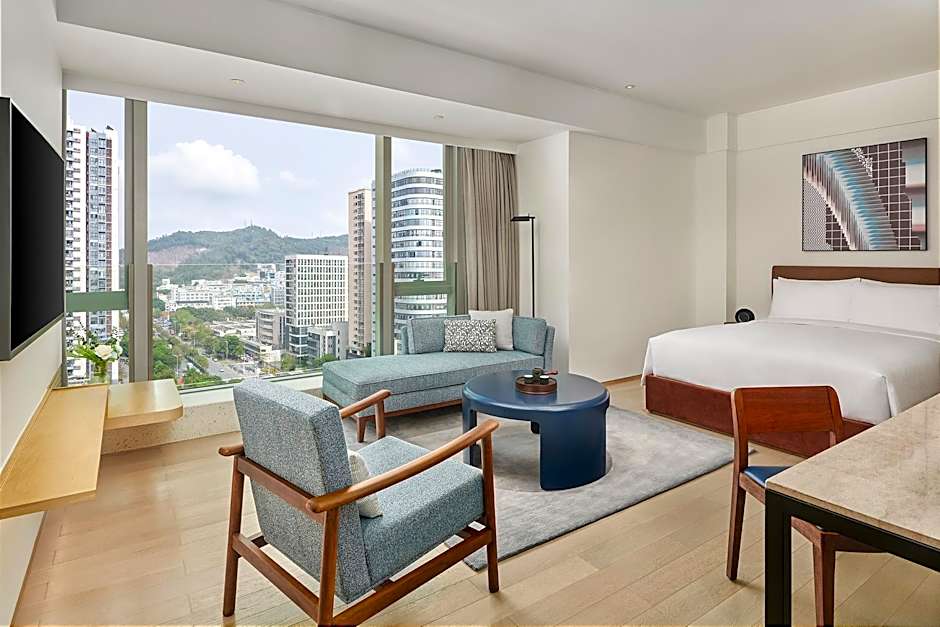 DoubleTree by Hilton Shenzhen Airport Residences