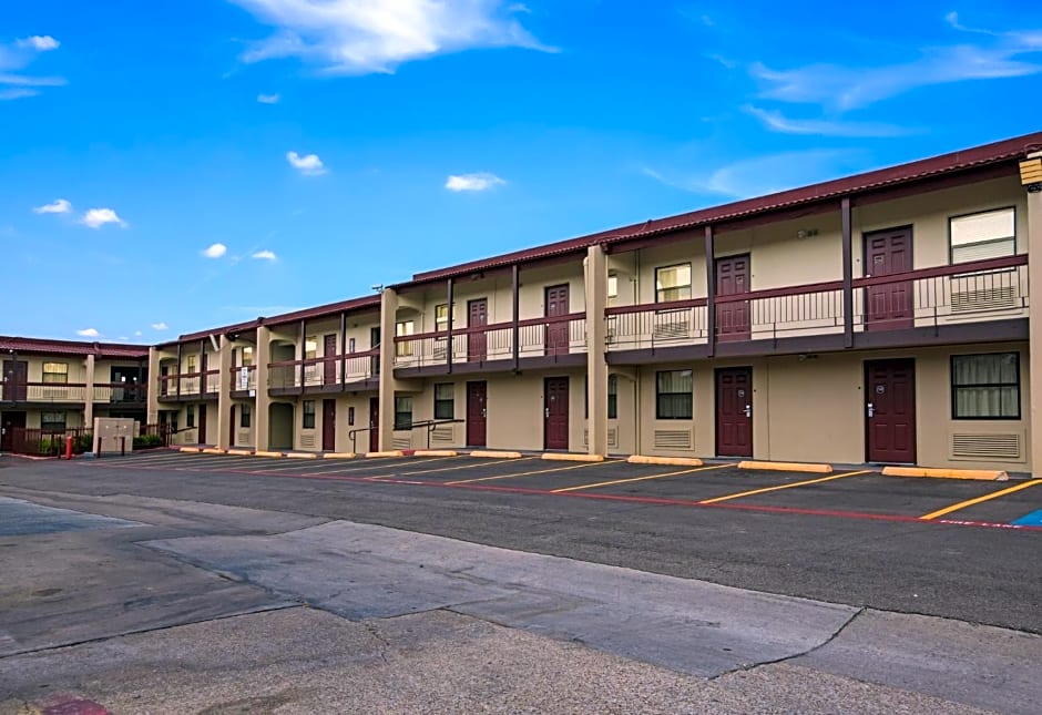 Red Roof Inn North Dallas - Park Central