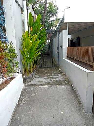 Spacious Studio Room Close to Cafe and Beach