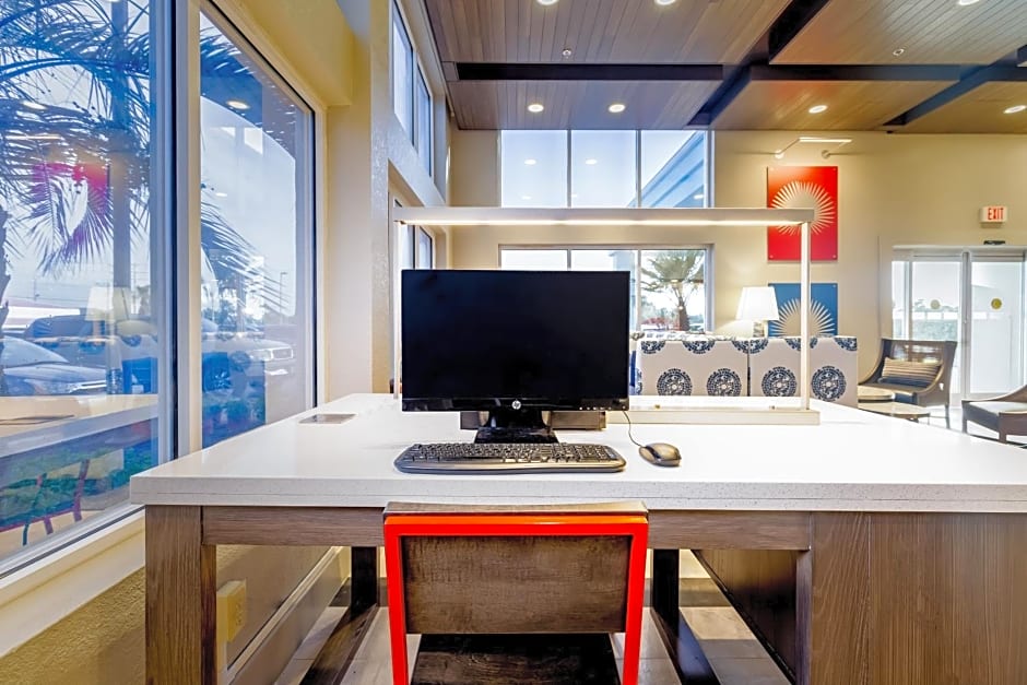 Holiday Inn Express Orange Beach - On The Beach By IHG