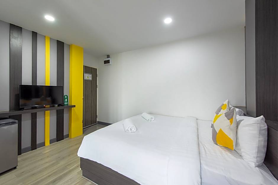 Riski Residence Bangbuathong