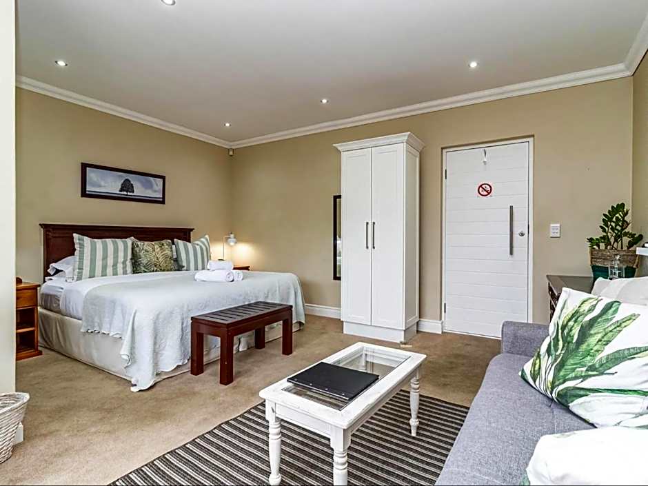 Hermanus Cliff Path Lodge - No Load-shedding