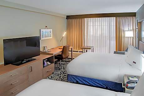 2 Queen Beds Hearing Accessible