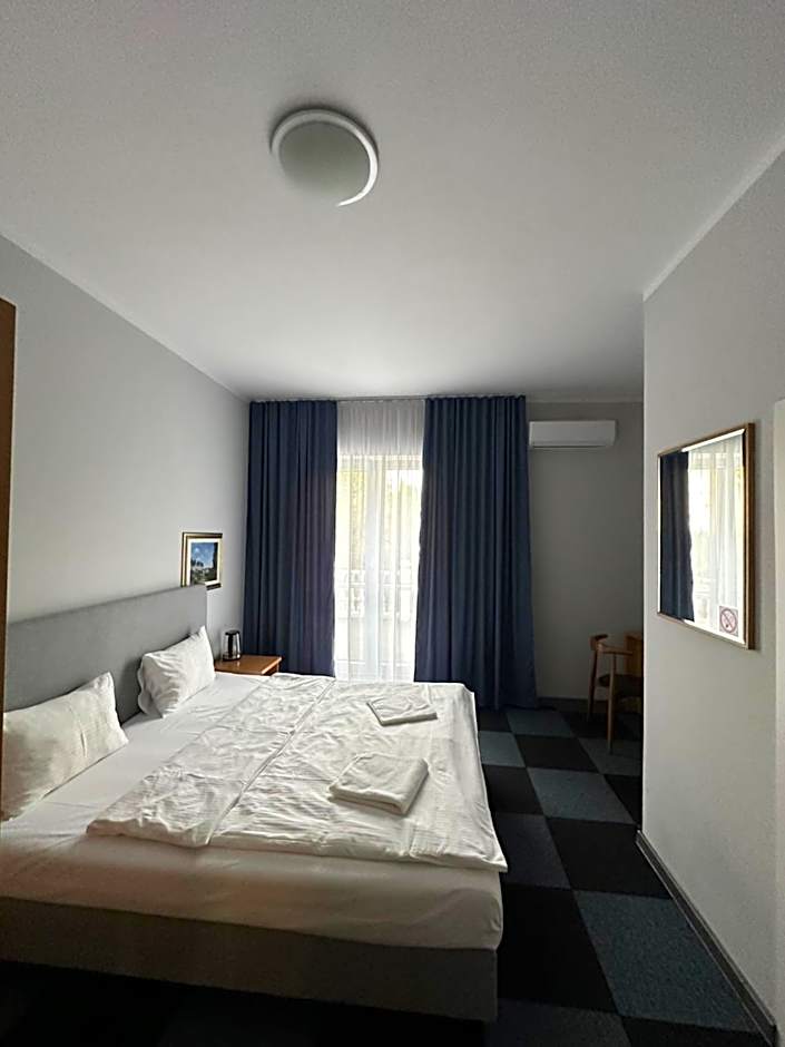 Lezzet PG B&B &TurkishRestaurant