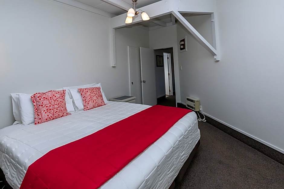 Explorer Motel & Apartments