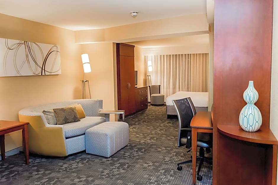 Courtyard by Marriott Lafayette