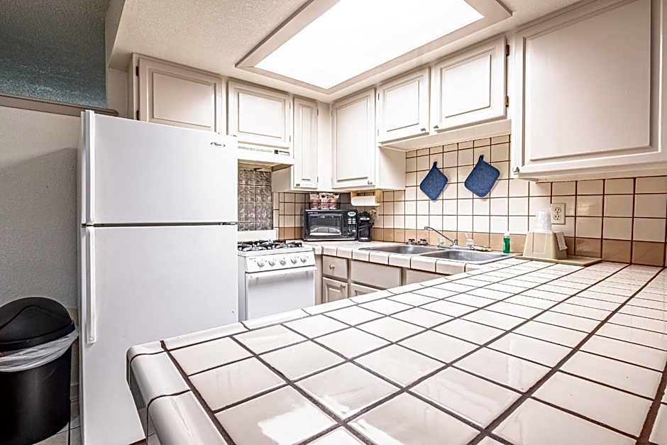 The Classic Desert Aire Hotel