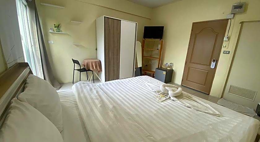 Grand Bangsaen Hotel