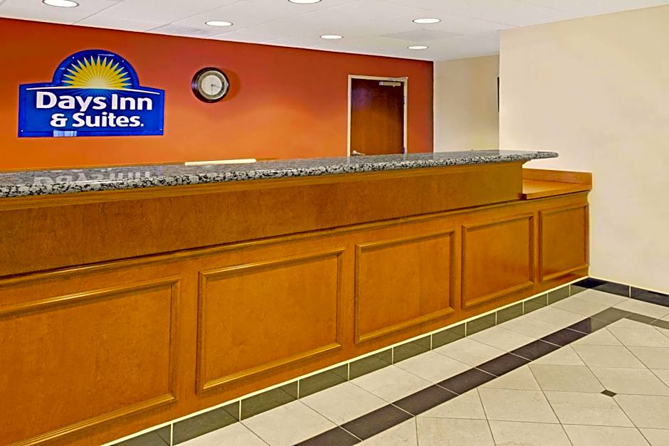 Days Inn & Suites by Wyndham Laurel Near Fort Meade