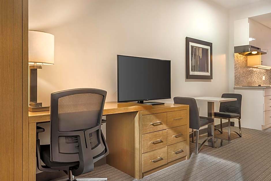 Executive Residency by Best Western Calgary City View North