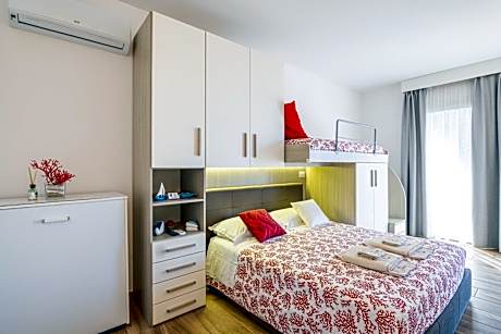 Deluxe Triple Room with Sea View