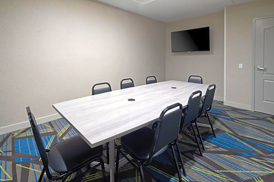 Holiday Inn Express Fresno South By IHG