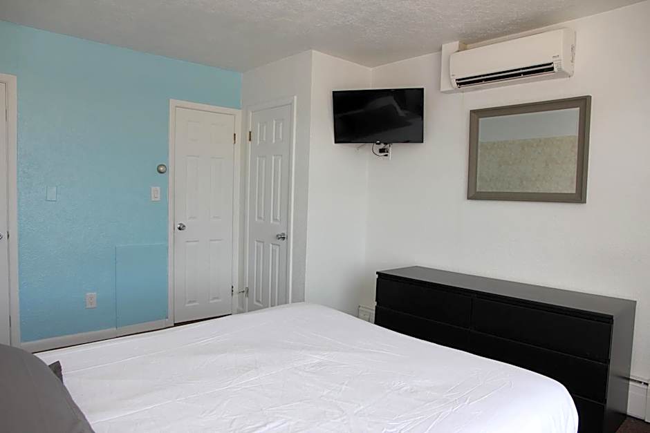 Pink Champagne Motel
