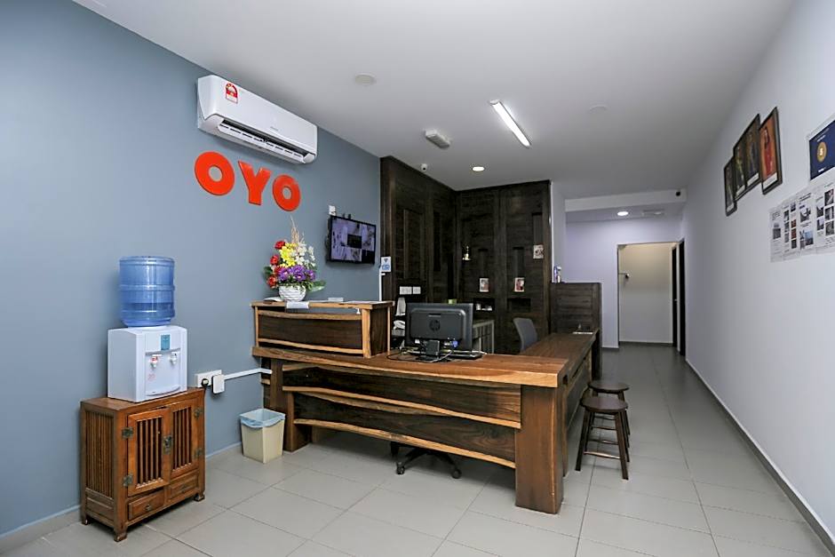 OYO 89915 EAST MOUNT HOTEL