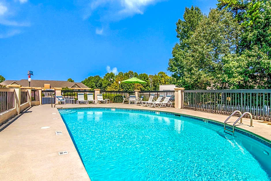 Quality Inn Suwanee I-85