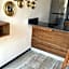 Studio w/Plunge Pool & Kitchen