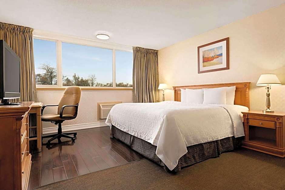 Travelodge by Wyndham Richmond Hill