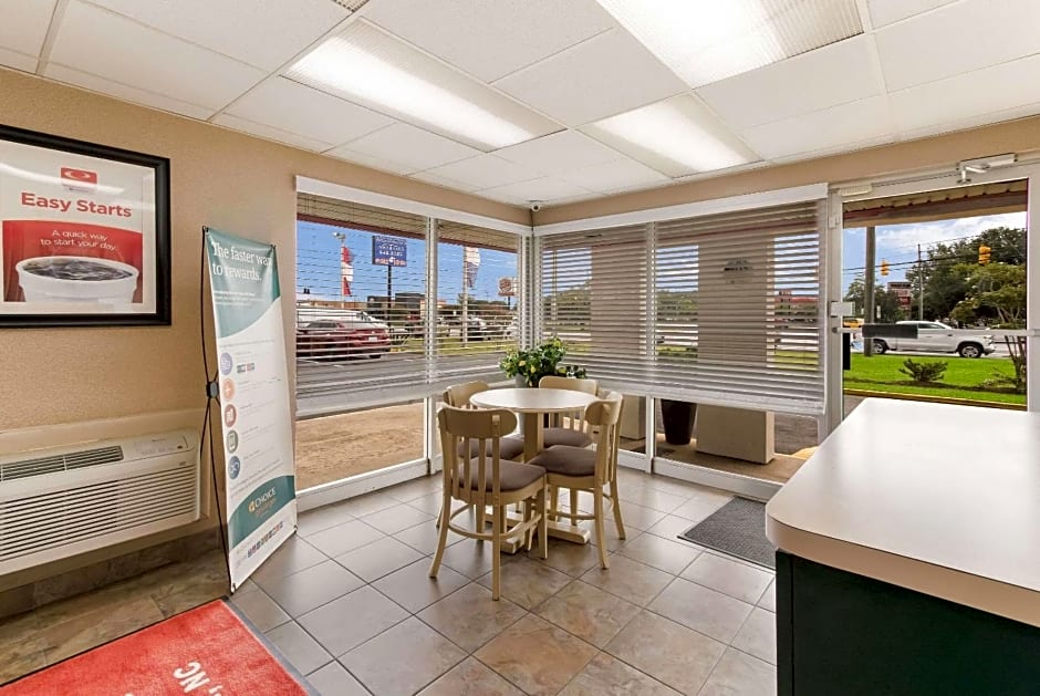 Econo Lodge North Washington