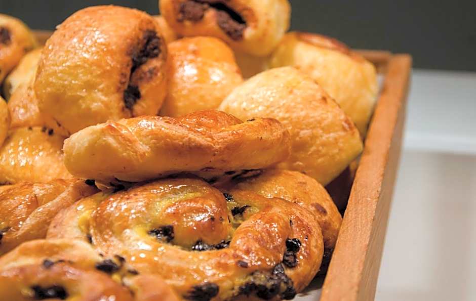 Suites Plaza Hotel & Wellness