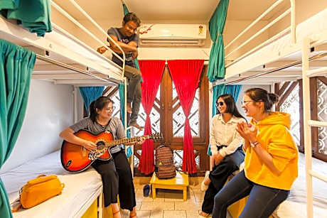 Bed in 8 Bed Mixed AC Dormitory Room with Ensuite Bathroom