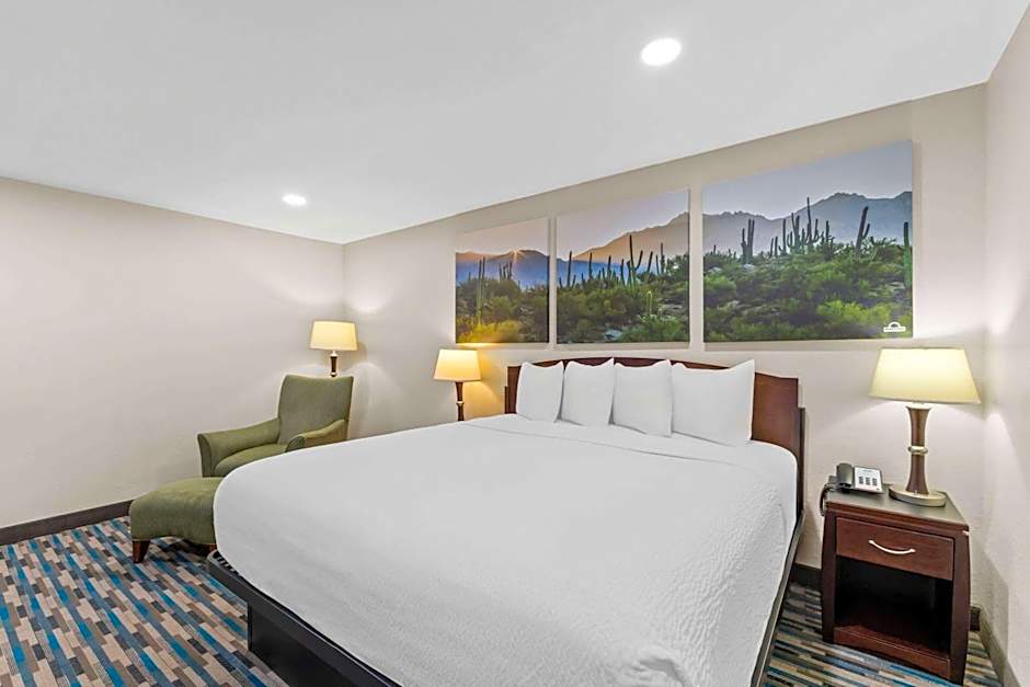 Days Inn & Suites by Wyndham Mesa Near Phoenix