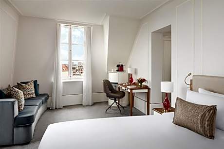 Junior Suite with Canal View