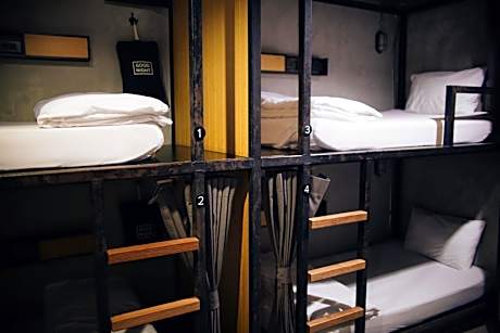 Bunk Bed in 6-Bed Mixed Dormitory Room - No Window