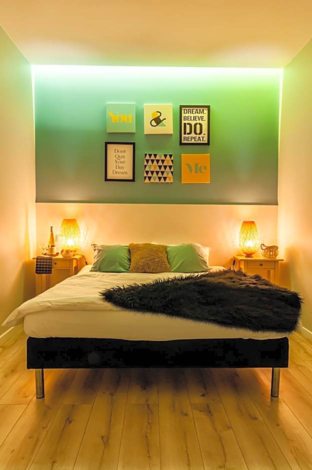 Home & Travel Apartamenty w centrum Łodzi - Piotrkowska - Klimatyzacja - Parking - Manufaktura - OFF Piotrkowska - EC1 - ATLAS Arena - Orientarium - Monopolis