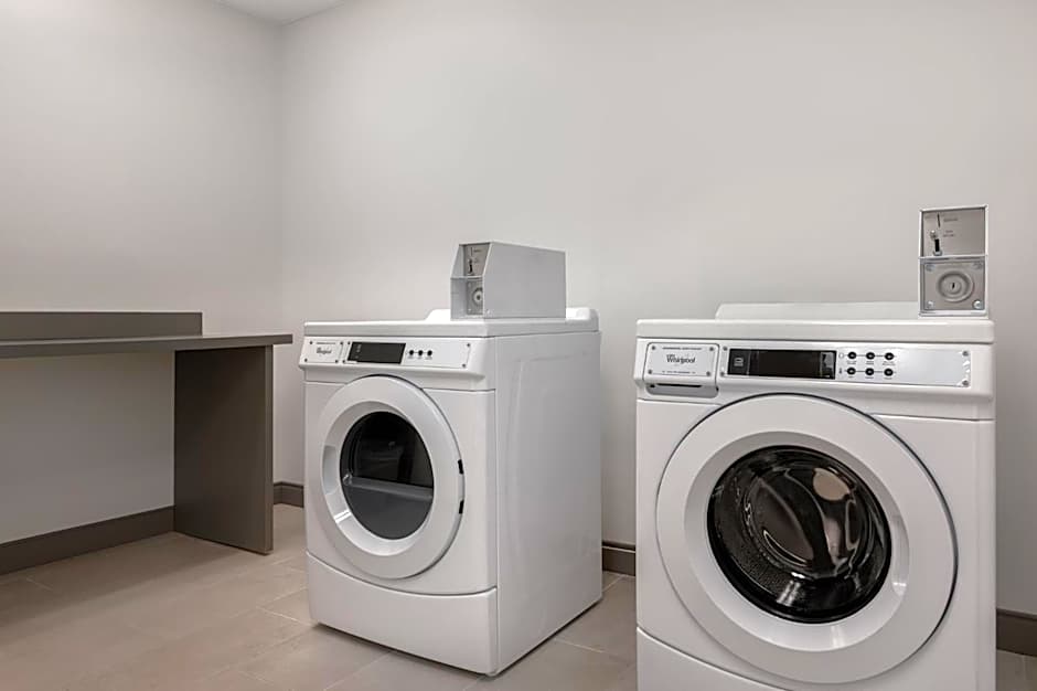 Holiday Inn Express & Suites Alton St Louis Area By IHG