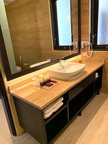 ONE BEDROOM SUITE