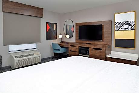 King Room with King Bed - Non-Smoking