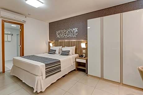 Deluxe Suite with Spa Bath