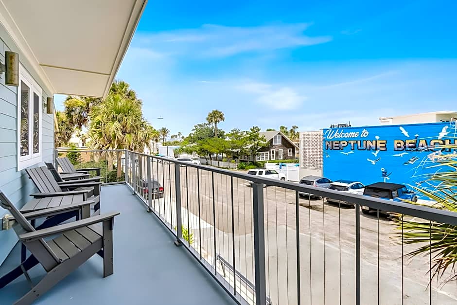 The Seahorse Oceanfront Inn