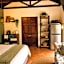 Gunnadoo Holiday Hut with Ocean Views and Jacuzzi