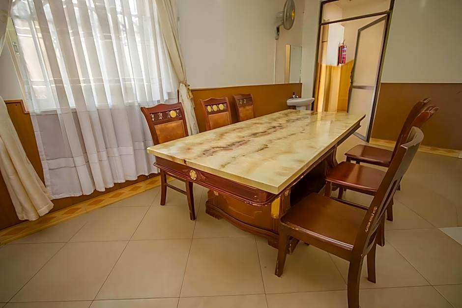 Platinum Royal Hotel – Kampala