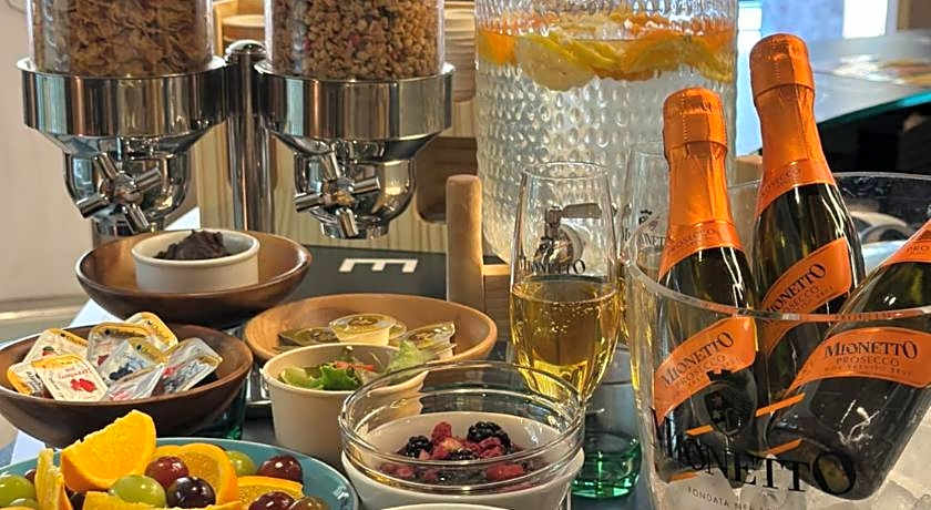 ALFIT HOTEL & BAR AKASAKA
