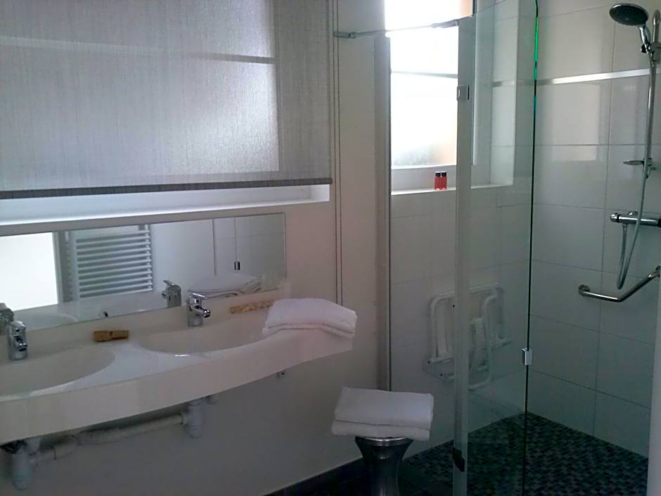 LOGIS - Hôtel Restaurant Du Canard