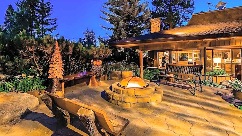 Station House Inn South Lake Tahoe, by Oliver