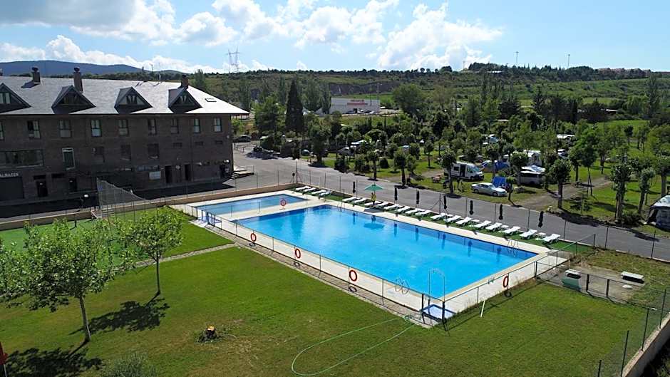 Sabiñanigo Camp & Hotel