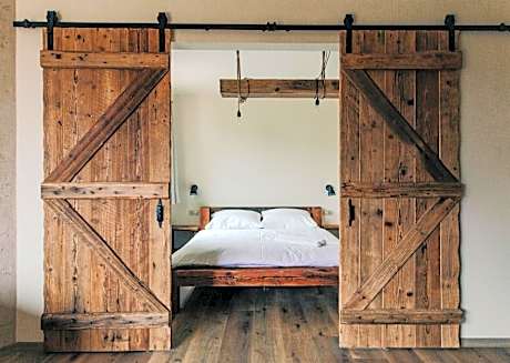 Apartment with Garden View