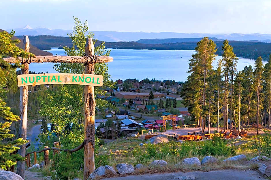 Grand Lake Lodge