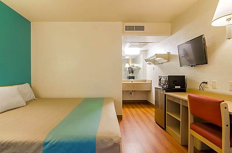 Motel 6-Mitchell, SD