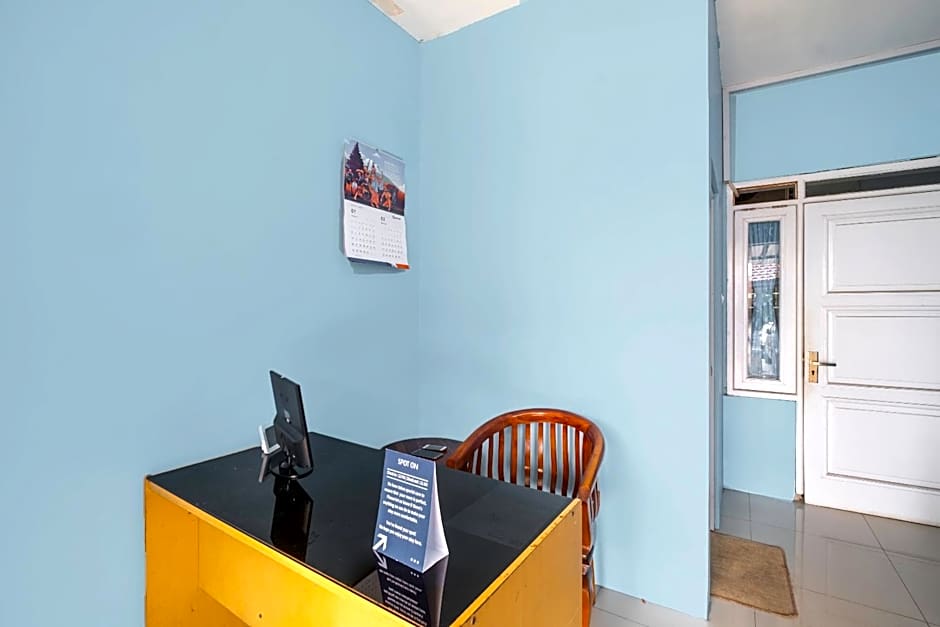 RedDoorz Syariah At Jl Pangeran Hidayatullah Cianjur