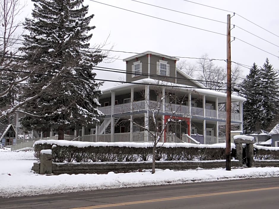 Edelweiss Ski Lodge