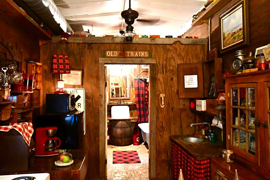 Country Woods Inn
