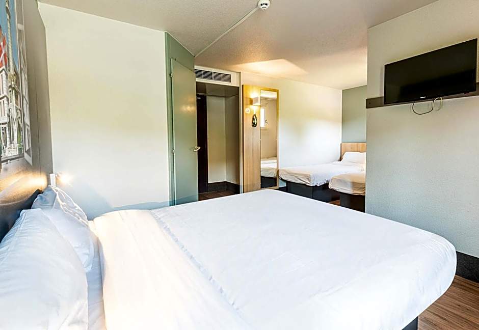 B&B HOTEL CHAMBERY La Cassine